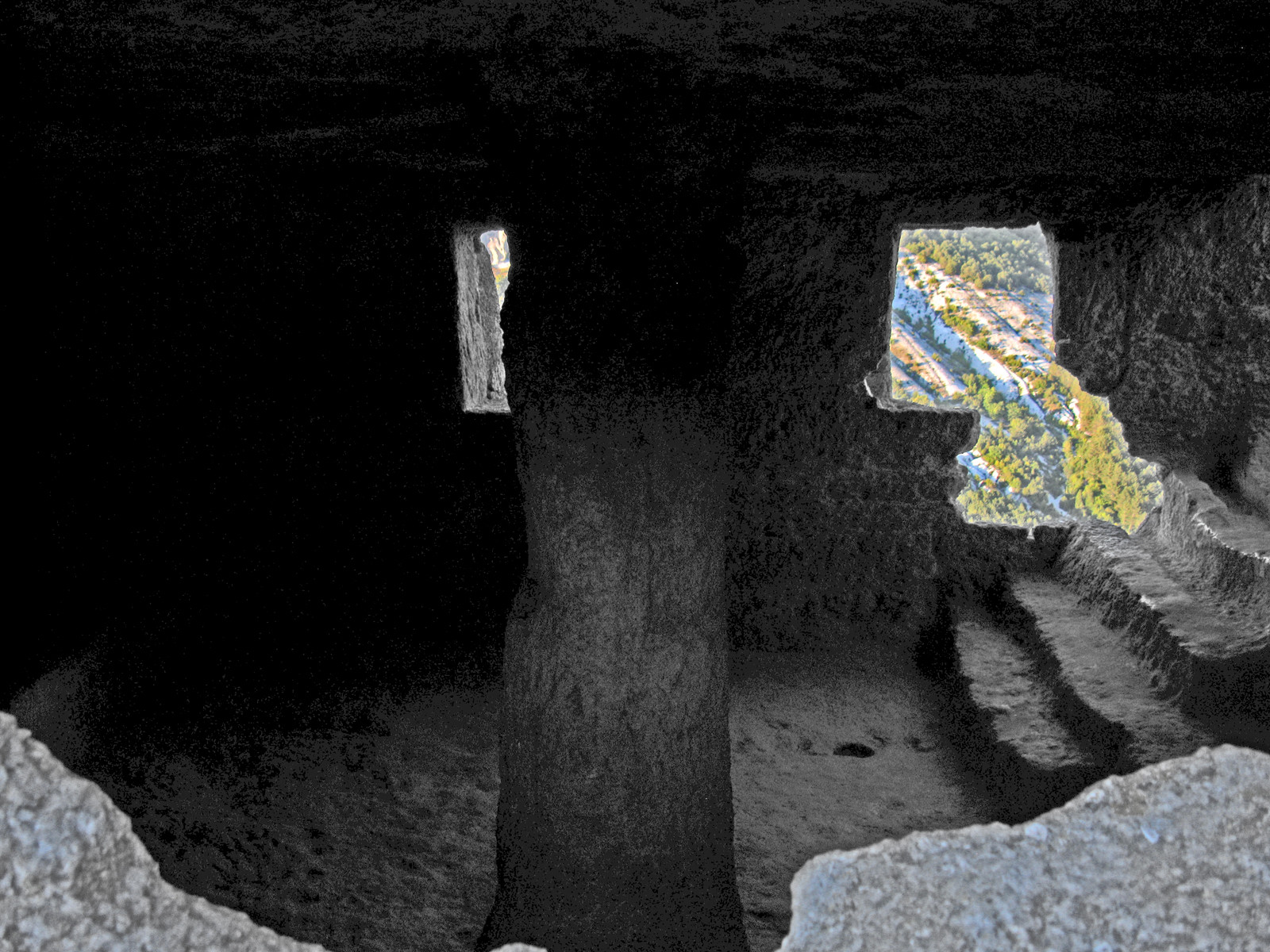 Чуфут-Кале, Крымский полуостров. Фото 1 – фотографии России