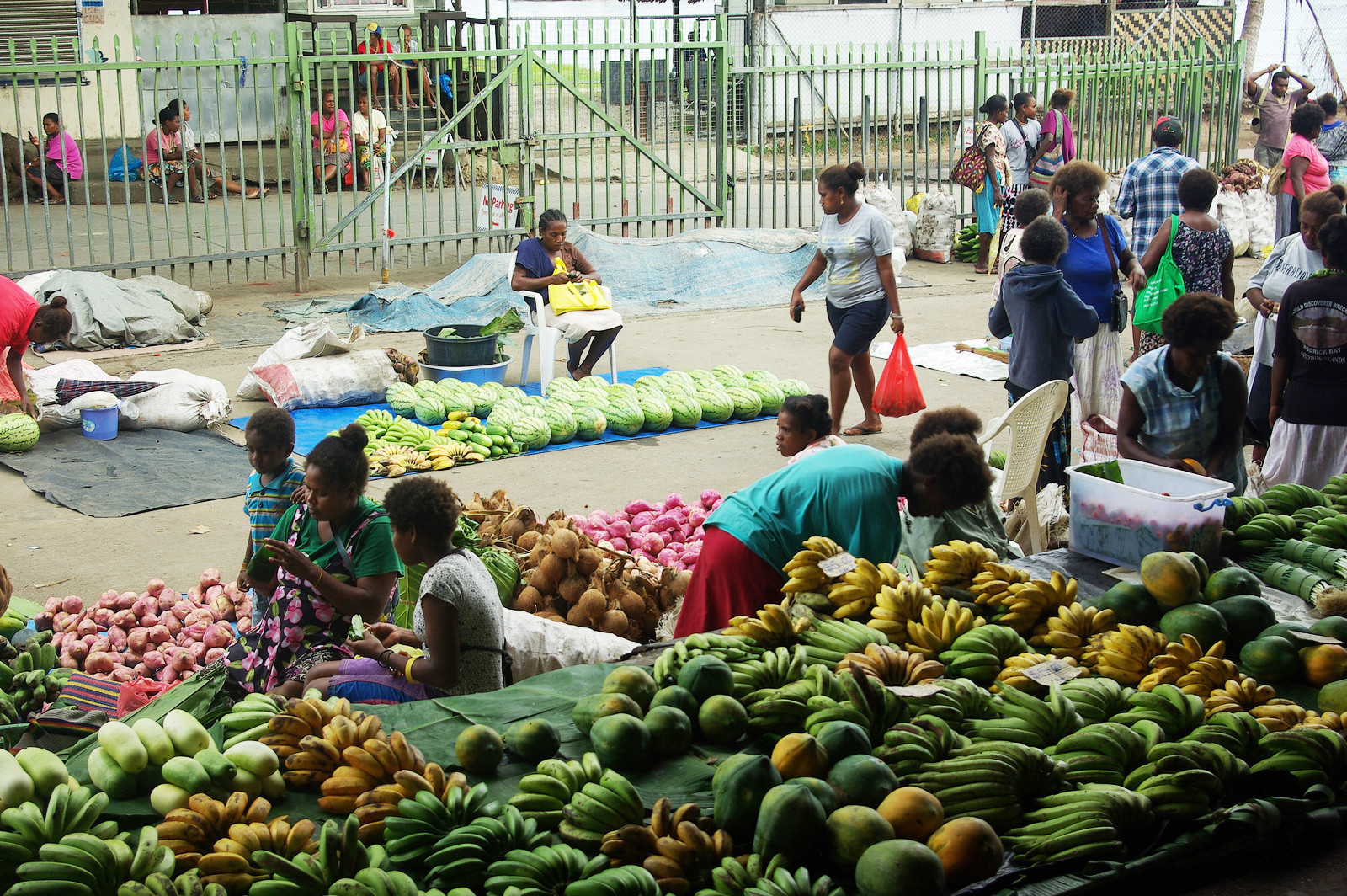 Рынок в городе Хониара (Honiara) – фотографии Соломоновых Островов