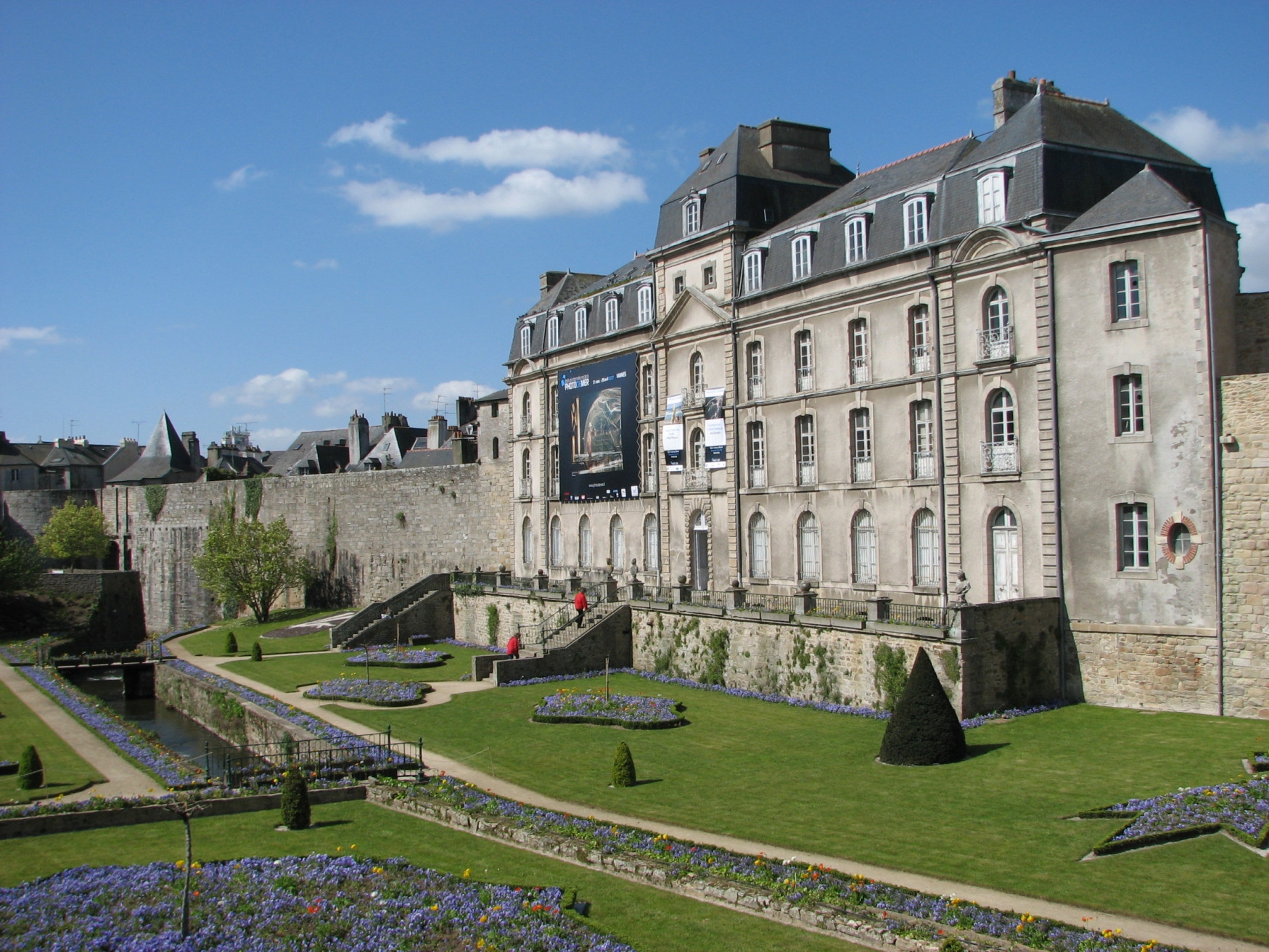 Замок в Ванне, Франция. Фото 1 – фотографии Франции