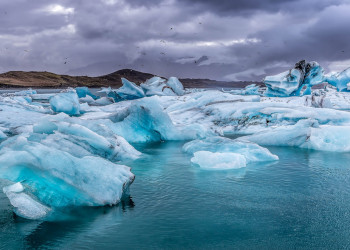 Ледниковая лагуна Йокульсарлон (Jökulsárlón) находится на окраине национального парка Ватнайёкюдль – фотографии Исландии