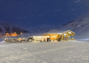 Кафе в котором нечего есть на курорте Большой Вудъявр – фотографии России