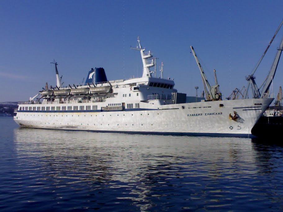 Корабль в Мурманске, Россия – фотографии России