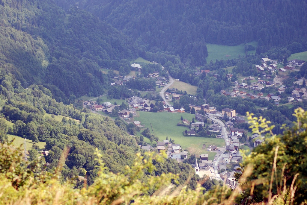 Панорамный вид в Сэн-Жан-Д'Ольп, Франция – фотографии Франции