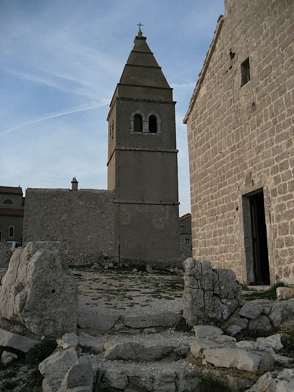 Церковь в Лубенице, Хорватия – фотографии Хорватии