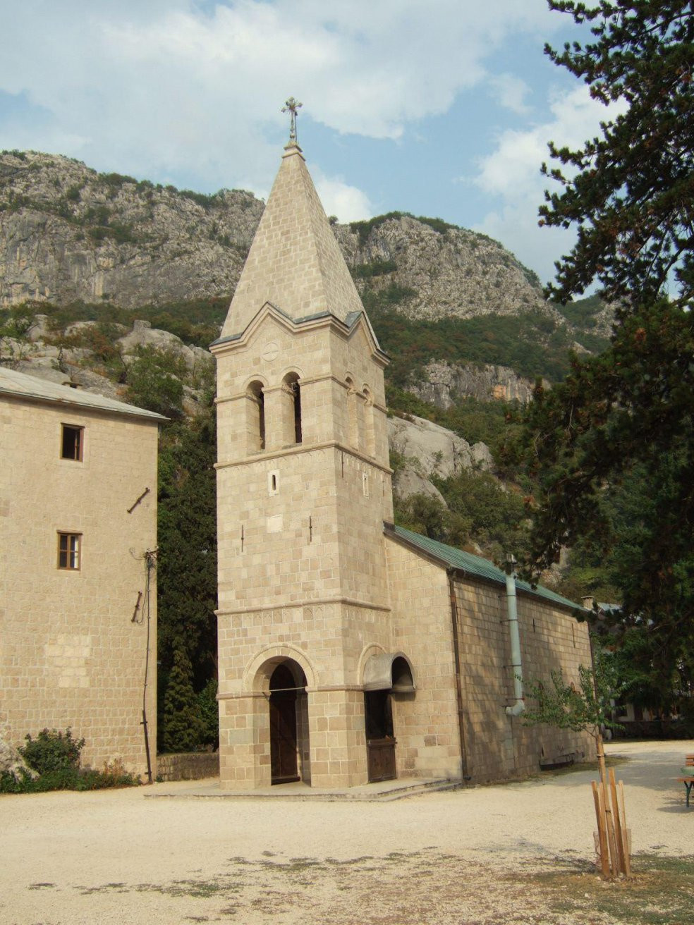 Церковь в Даниловграде, Черногория. Фото 8 – фотографии Черногории