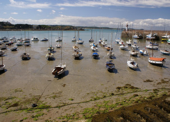 Лодки и парусники в Эрки, Франция. Фото 1 – фотографии Франции