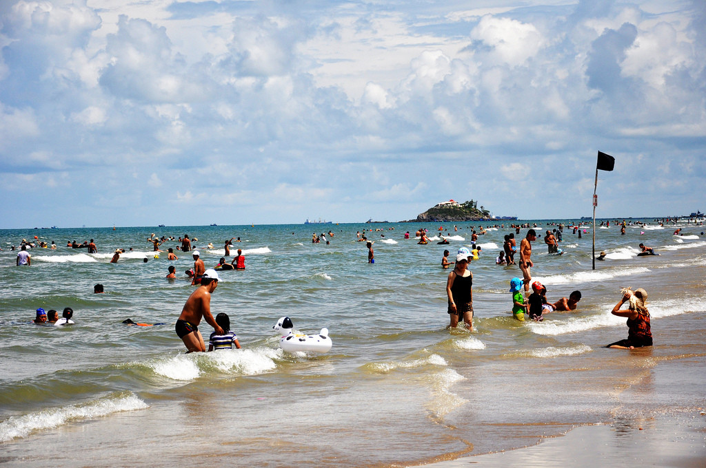 Отдыхающих довольно много – фотографии Вьетнама