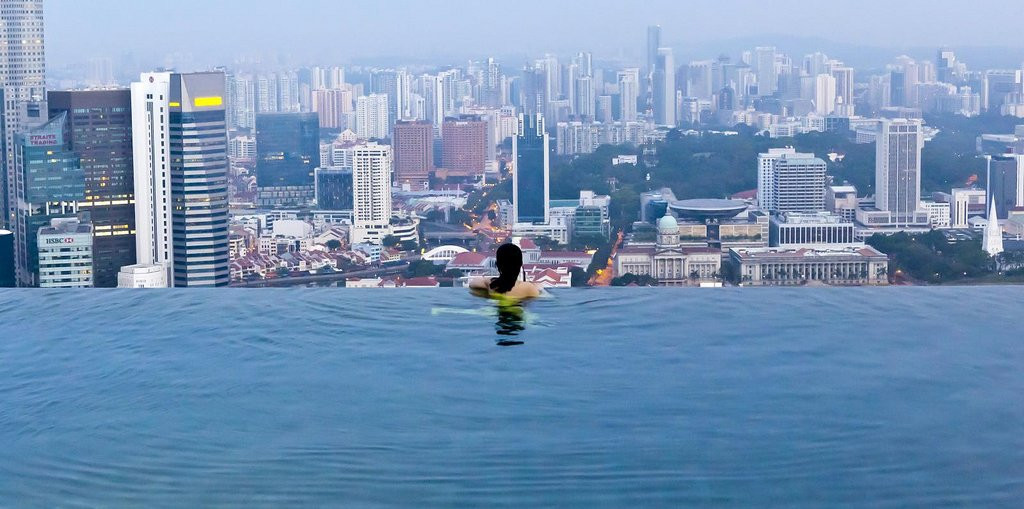 Бассейн в отеле Марина-Бэй-Сэндс – фотографии Сингапура