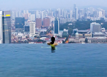 Бассейн в отеле Марина-Бэй-Сэндс – фотографии Сингапура
