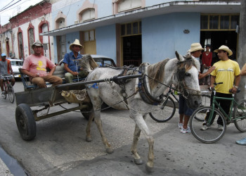 Транспорт в Ольгин провинция, Куба – фотографии Кубы