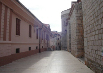 Улица в Крк, Хорватия. Фото 13 – фотографии Хорватии