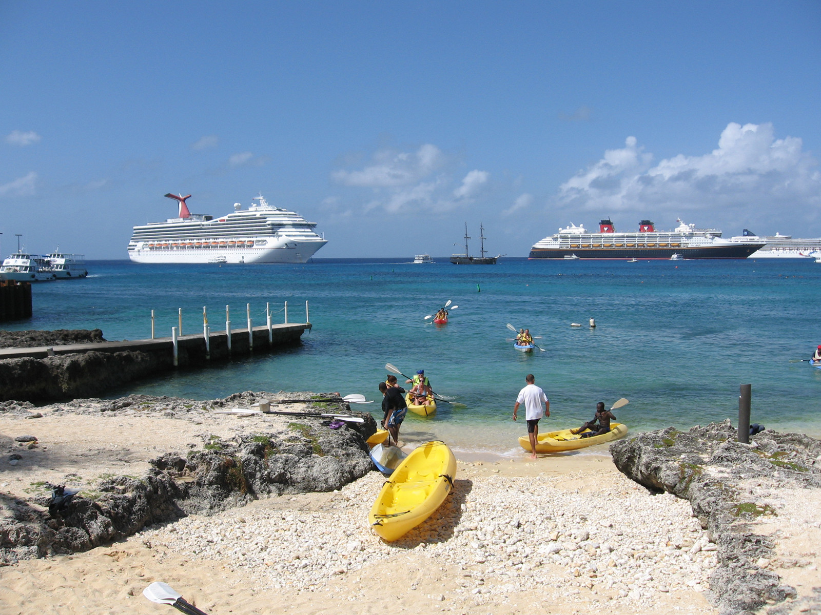 Пляж в Джорджтауне (George Town) на Каймановых островах – фотографии Каймановых островов