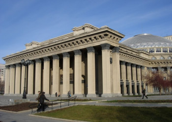 Театр в Новосибирске, Россия. Фото 1 – фотографии России