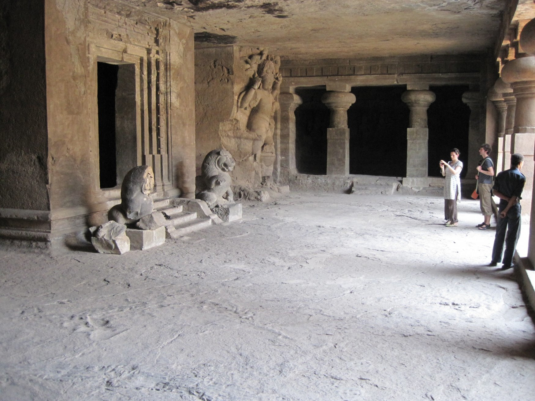 Пещерный храм на острове Элефанта – фотографии Индии