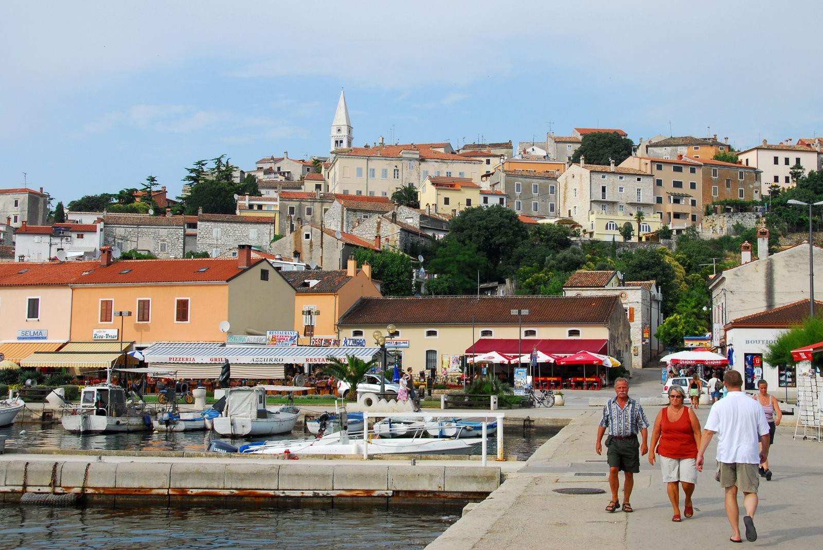 Набережная в Врсаре, Хорватия – фотографии Хорватии