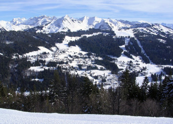 Панорамный вид в Ле-Же, Франция – фотографии Франции