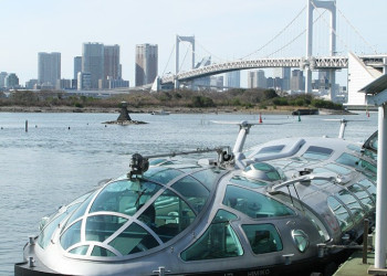 Быстроходный катер на пристани в регионе Канто, Япония – фотографии Японии