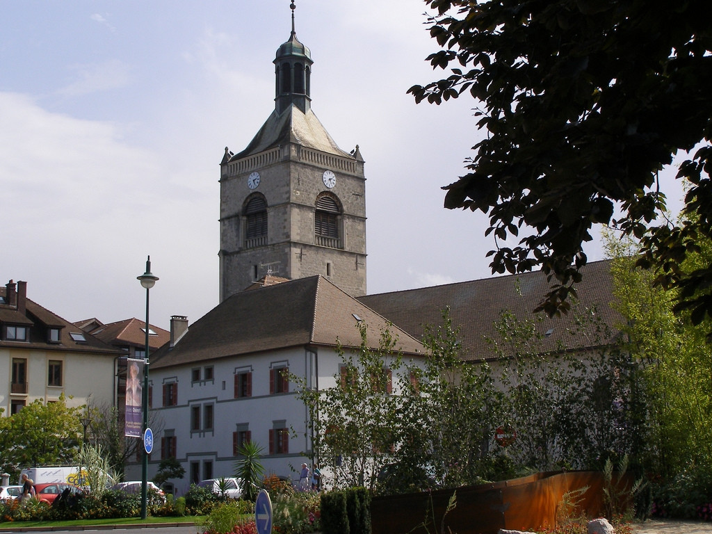 Башня в Эвиан-ле-Бен, Франция – фотографии Франции