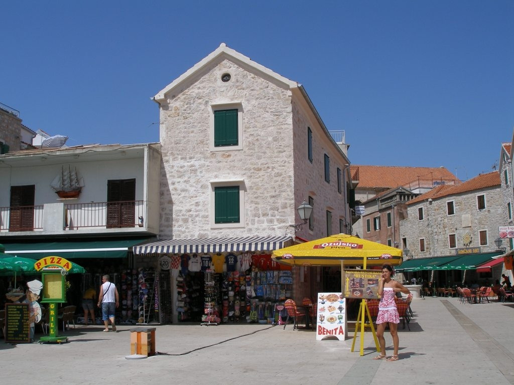 Магазины в Водице, Хорватия. Фото 1 – фотографии Хорватии