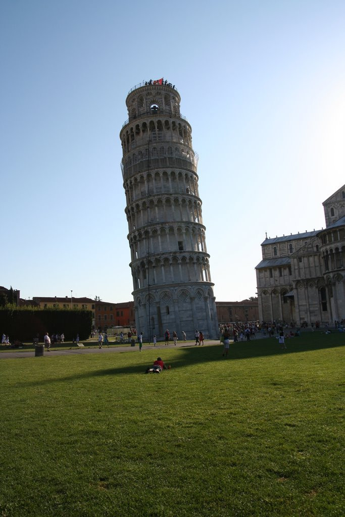 Знаменитая Пизанская башня – фотографии Италии