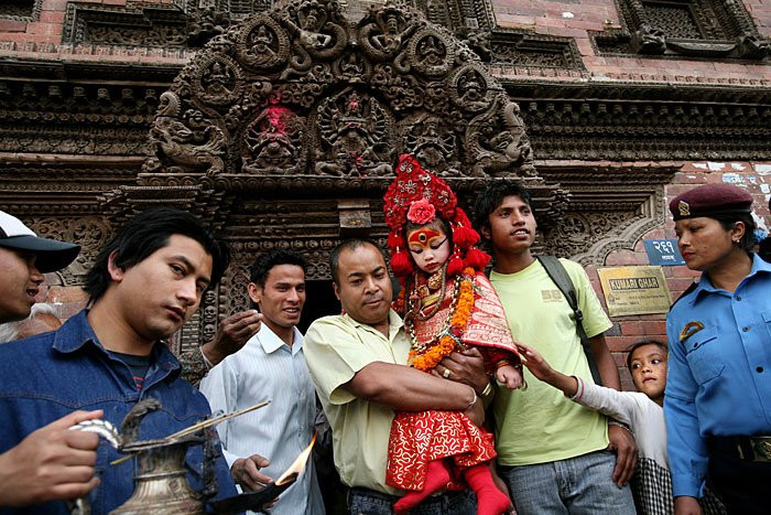 Девочка - живое воплощение богини Кумари – фотографии Непала