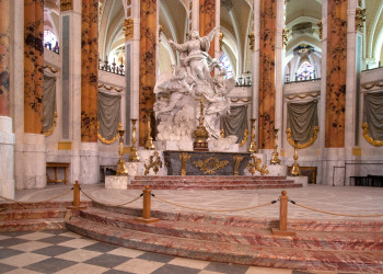 Шартрский собор, город Шартр – фотографии Франции