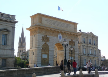 Триумфальная арка в Монпелье, Франция – фотографии Франции