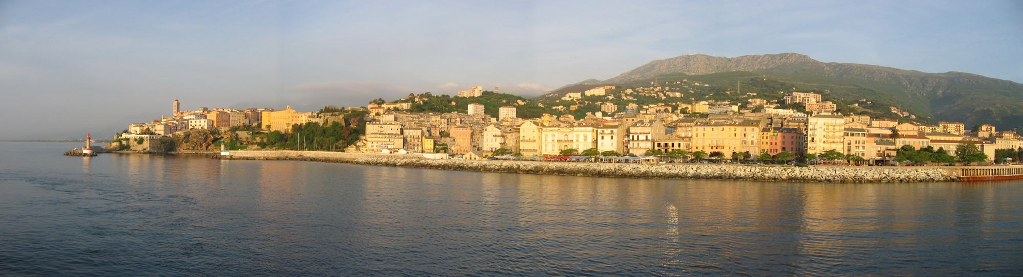 Море в Бастии, Франция – фотографии Франции