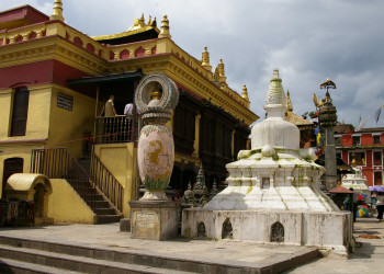 Сваямбунатх (Swayambhunath) или Обезьяний храм – фотографии Непала