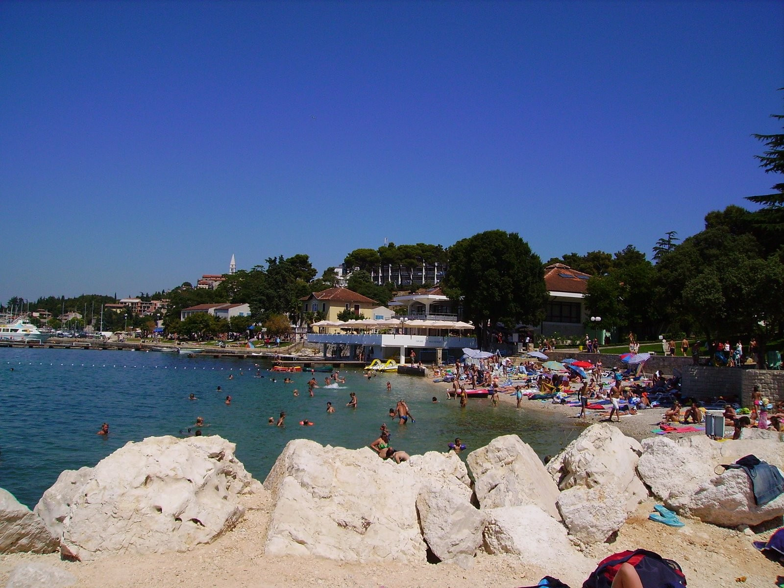 Пляж в Врсаре, Хорватия. Фото 1 – фотографии Хорватии