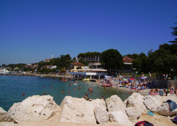 Пляж в Врсаре, Хорватия. Фото 1 – фотографии Хорватии