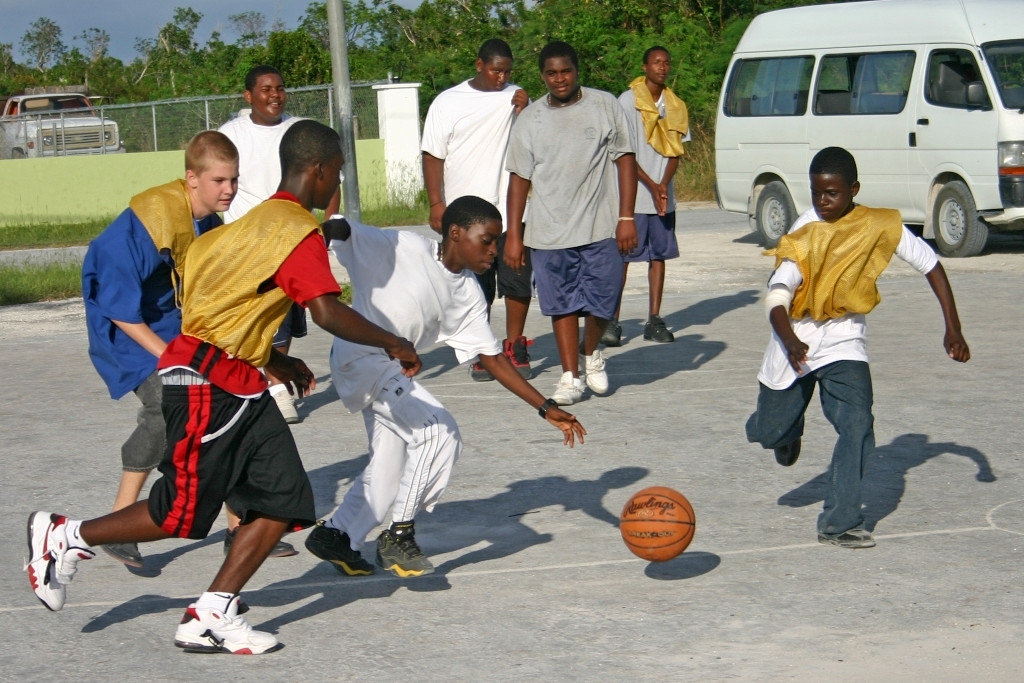 Парни на острове Эльютера, Багамские острова – фотографии Багамских островов