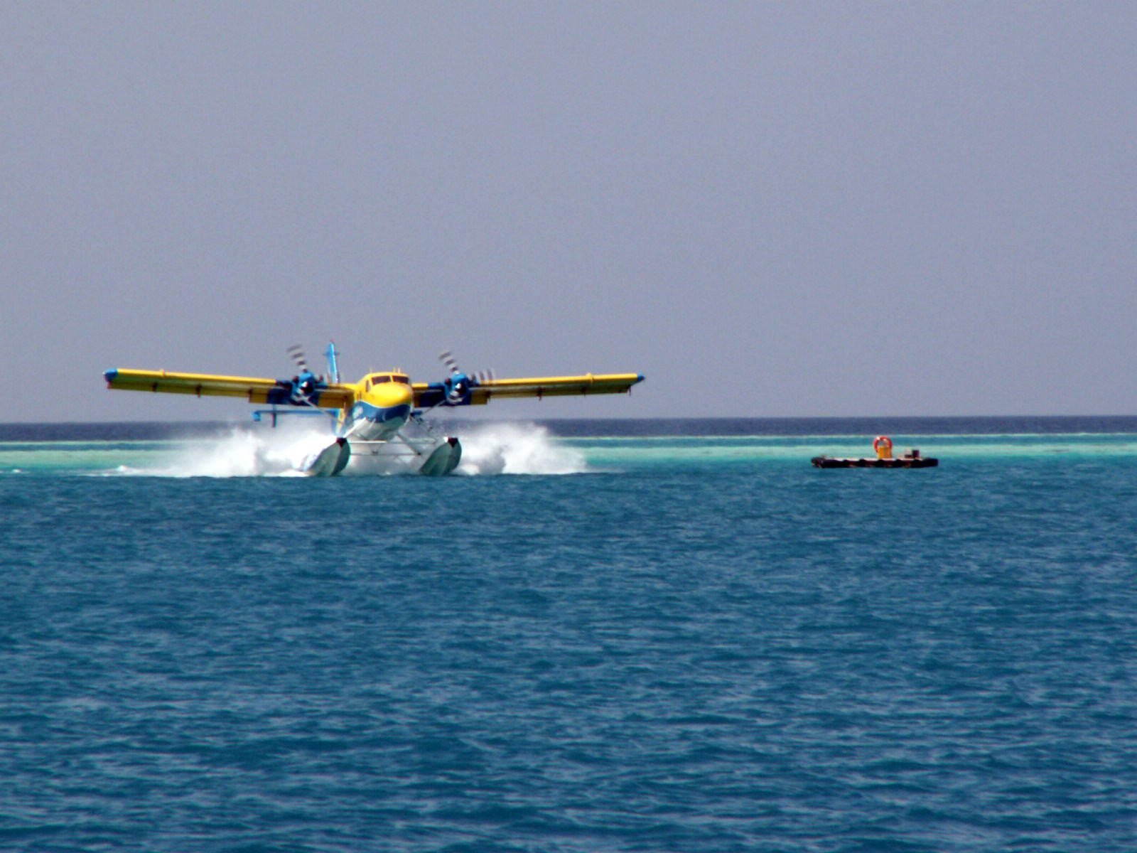Вертолет в Даалу Атолл, Мальдивы – фотографии Мальдивских островов