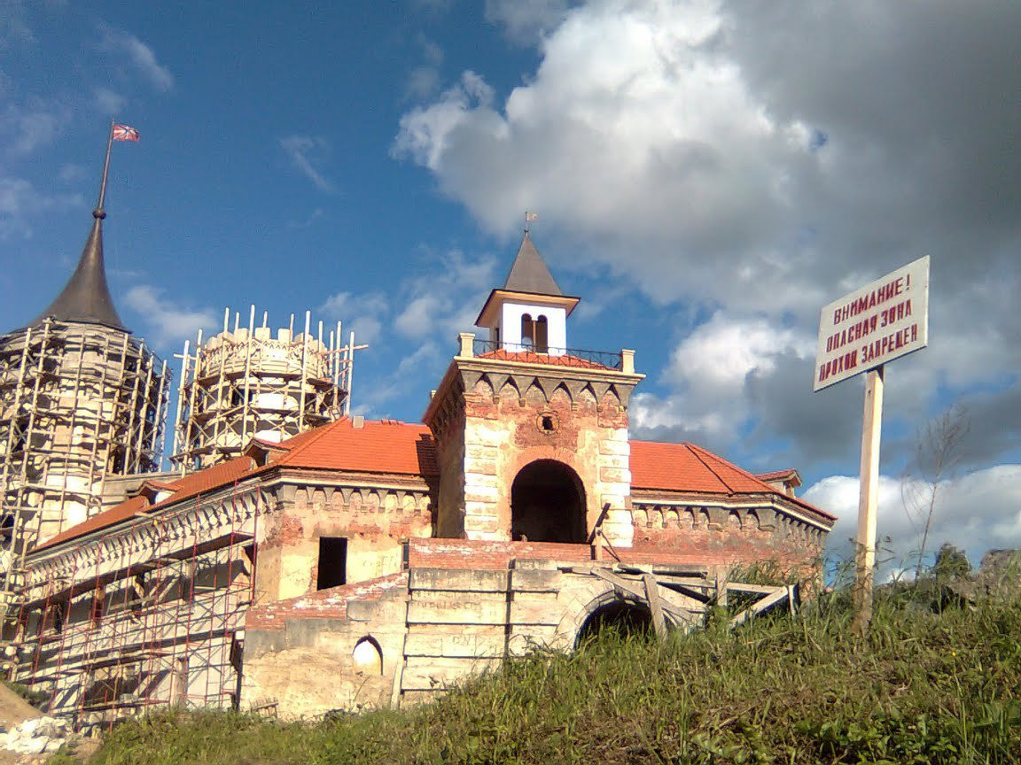 Строительство церкви в Павловске, Россия – фотографии России