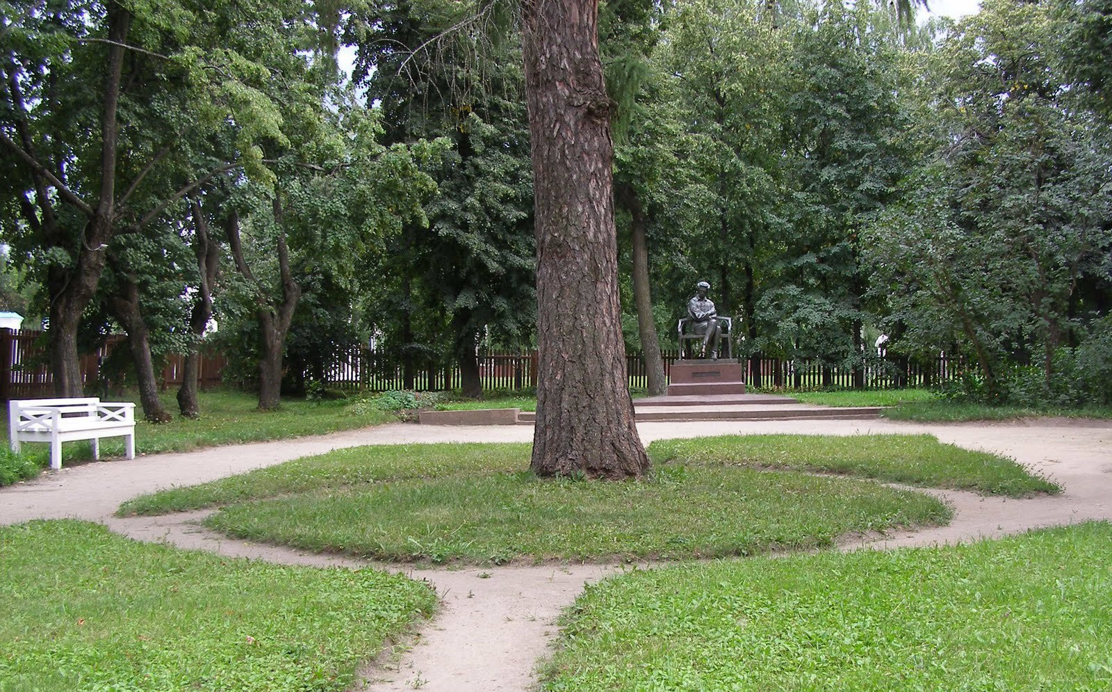 Сквер в Большое Болдино, Россия. Фото 1 – фотографии России