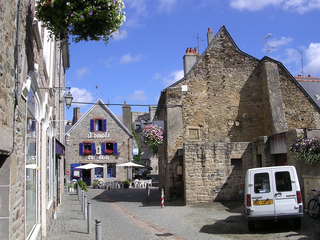 Дома в Пэмполе, Франция – фотографии Франции