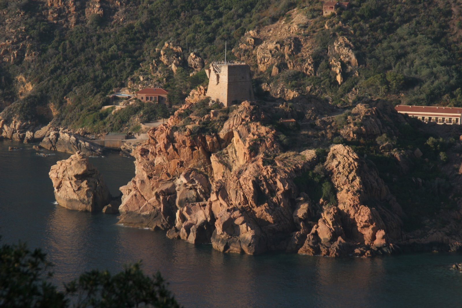 Скала в Порто, Франция. Фото 16 – фотографии Франции