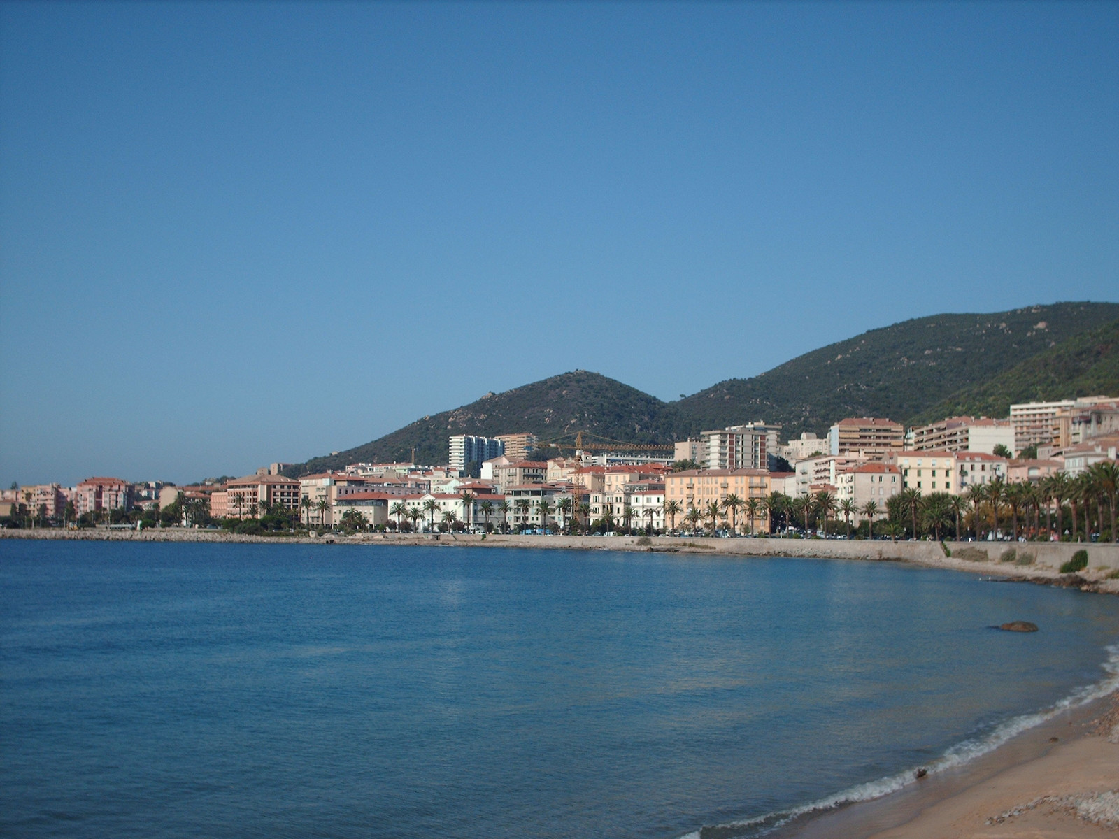 Берег в Аяччо, Франция – фотографии Франции