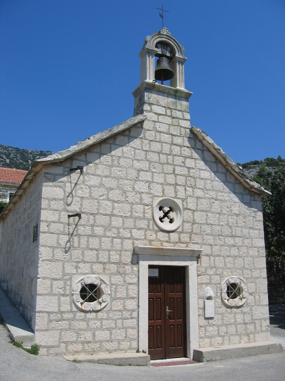 Церковь в Бол, Хорватия. Фото 1 – фотографии Хорватии