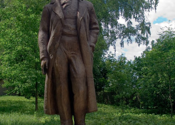 Памятник С.К. Есенину в Константиново, Россия – фотографии России