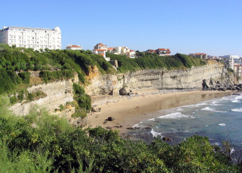 Скалы в Биаррице, Франция – фотографии Франции