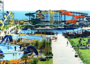 Банановая республика — крупнейший аквапарк Крыма – фотографии России