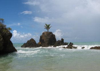 Скала в Жуан-Песоа, Бразилия – фотографии Бразилии