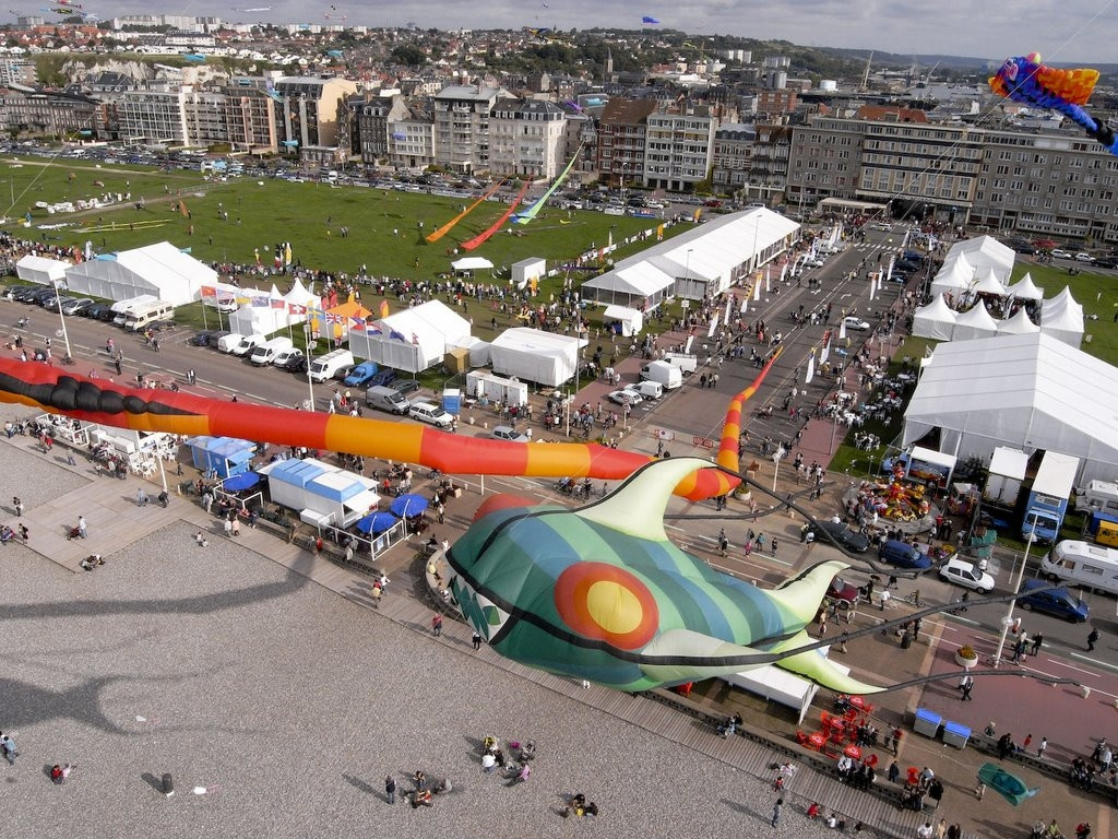 Праздник в Дьепе, Франция. Фото 1 – фотографии Франции