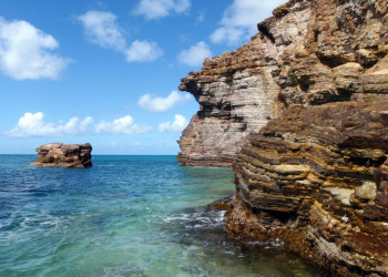 Скалы в Сен-Мартен – фотографии Сен-Мартена