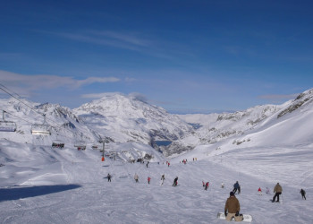 Сноубордисты в Валь-д'Изер, Франция – фотографии Франции