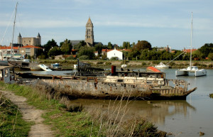Лодки и парусники в Нуармутье, Франция – фотографии Франции
