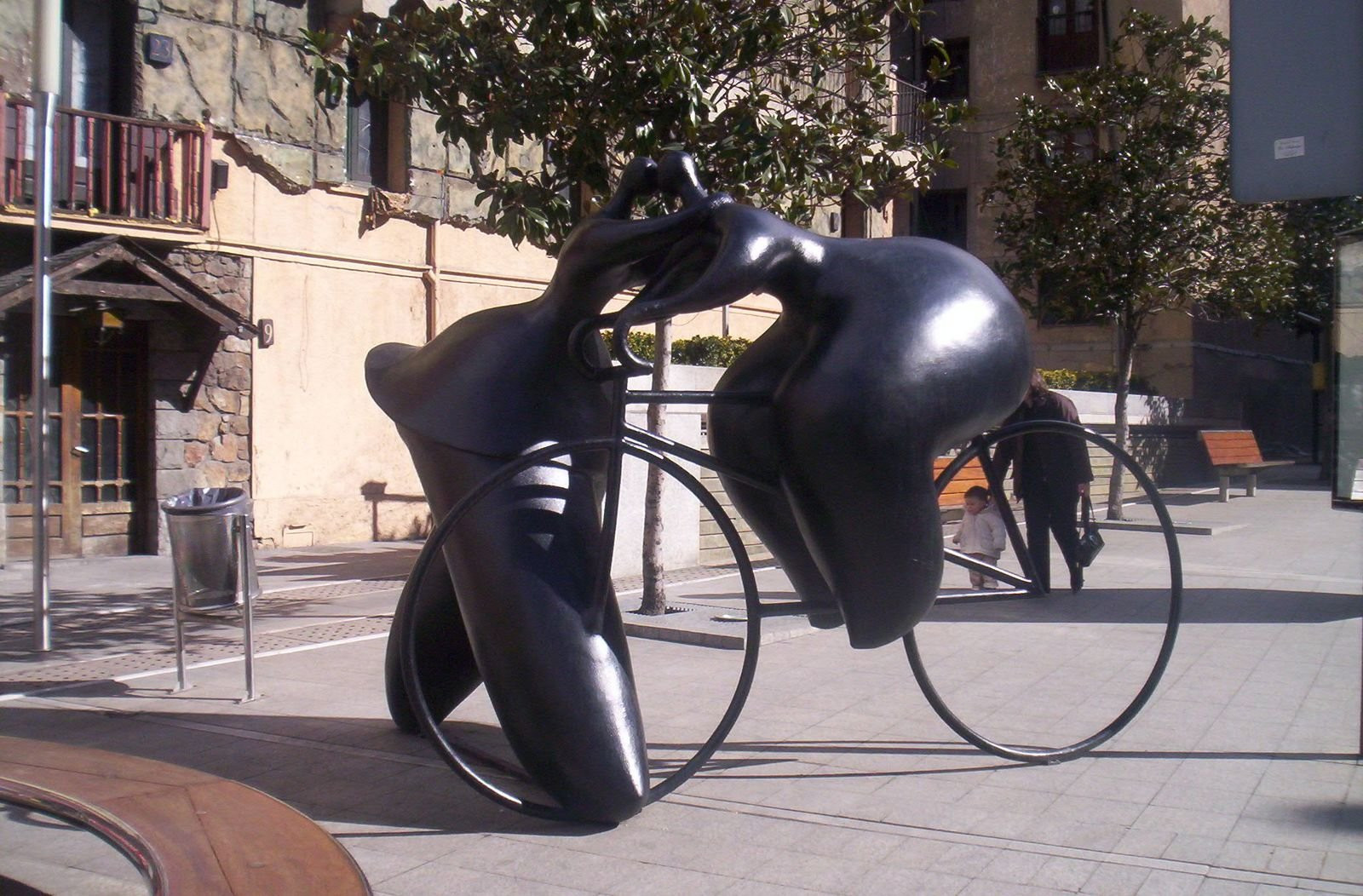 Необычная скульптура в Андорре – фотографии Андорры