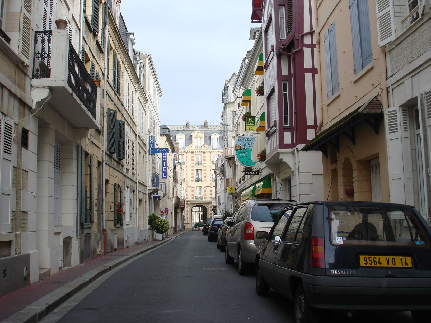 Улица в Трувиль-Сюр-Мер, Франция. Фото 6 – фотографии Франции