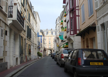 Улица в Трувиль-Сюр-Мер, Франция. Фото 6 – фотографии Франции